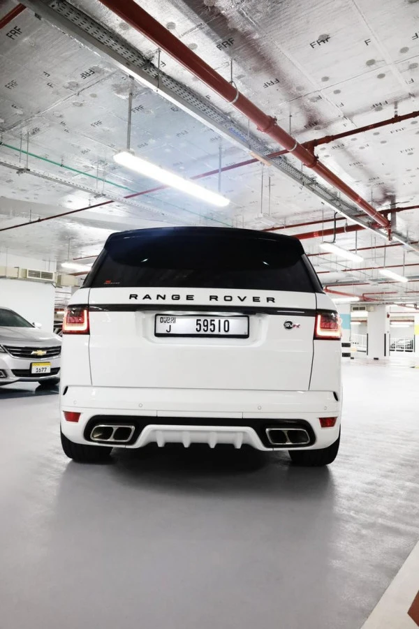  White Range Rover Sport SVR Photo 
