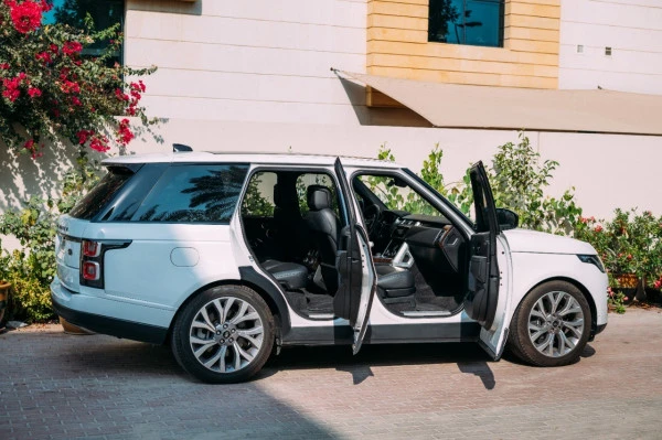  White Range Rover Vogue Photo 