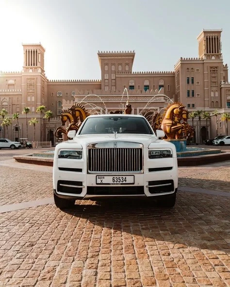  White Rolls Royce Cullinan Photo 