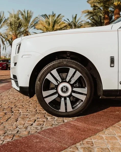  White Rolls Royce Cullinan Photo 