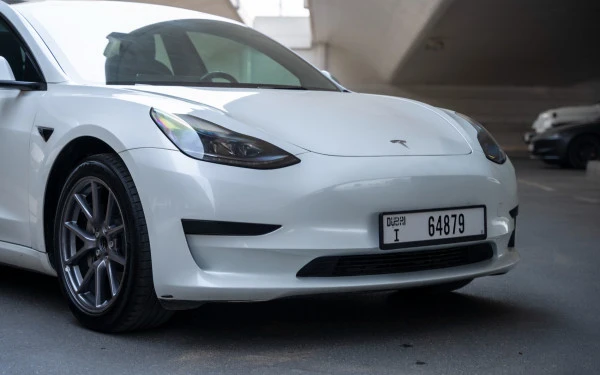  White Tesla Model 3 Photo 