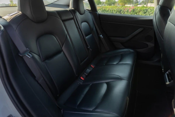  White Tesla Model 3 Photo 