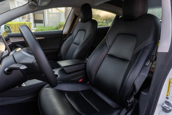  White Tesla Model 3 Photo 