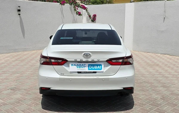  White Toyota Camry Photo 