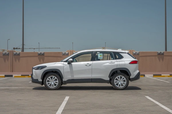  White Toyota Corolla Cross Photo 