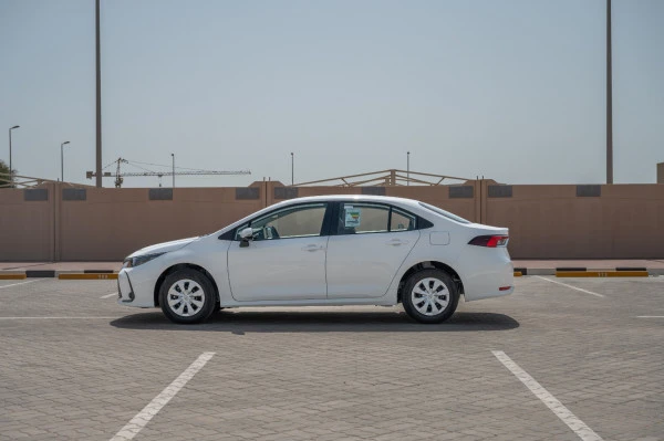  White Toyota Corolla Photo 
