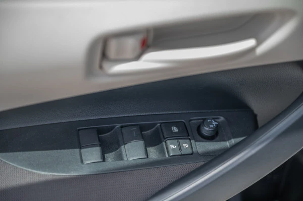  White Toyota Corolla Photo 