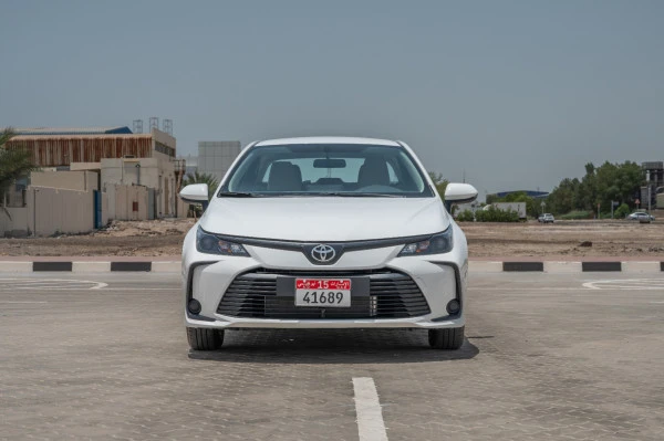  White Toyota Corolla Photo 