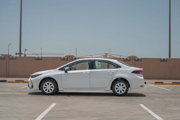  White Toyota Corolla Photo 