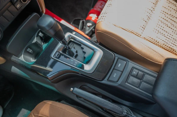  White Toyota Fortuner Photo 