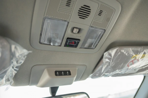  White Toyota Raize Photo 