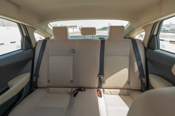  White Toyota Yaris Photo 