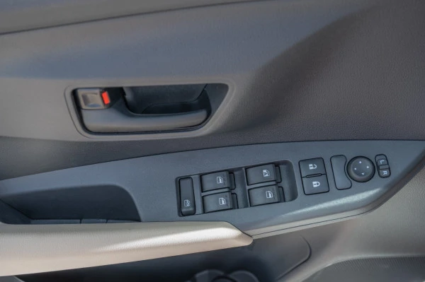  White Toyota Yaris Photo 