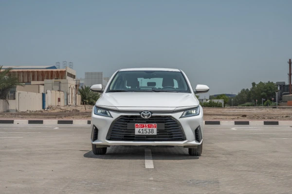  White Toyota Yaris Photo 