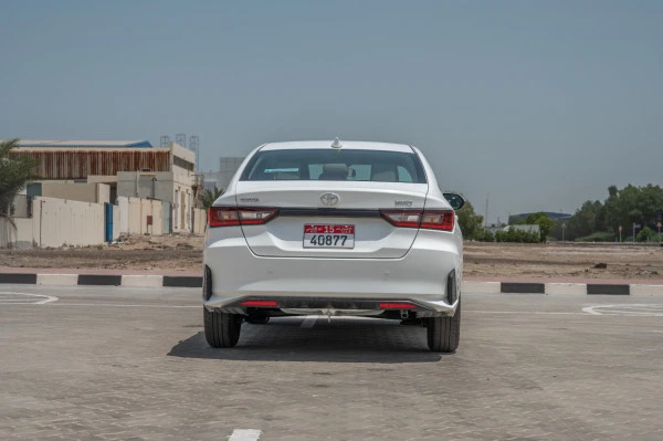  White Toyota Yaris Photo 