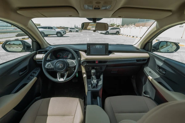  White Toyota Yaris Photo 