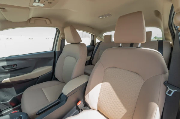  White Toyota Yaris Photo 