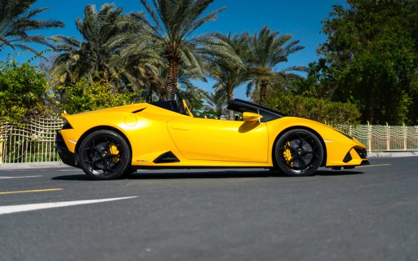  Yellow Lamborghini Evo Spyder Photo 