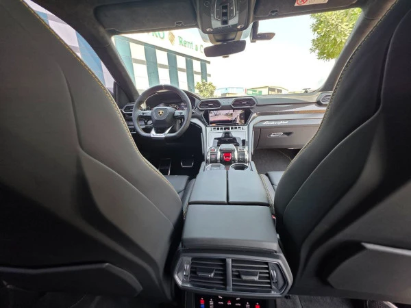  Yellow Lamborghini Urus MY20 Photo 