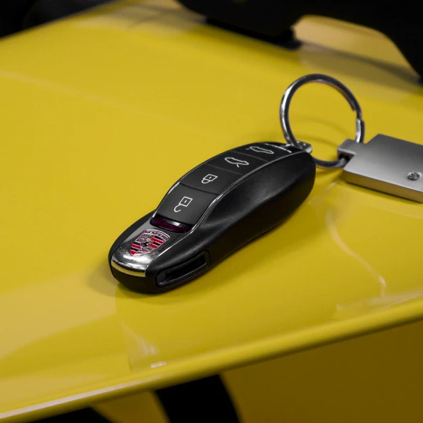  Yellow Porsche GT4 RS Photo 