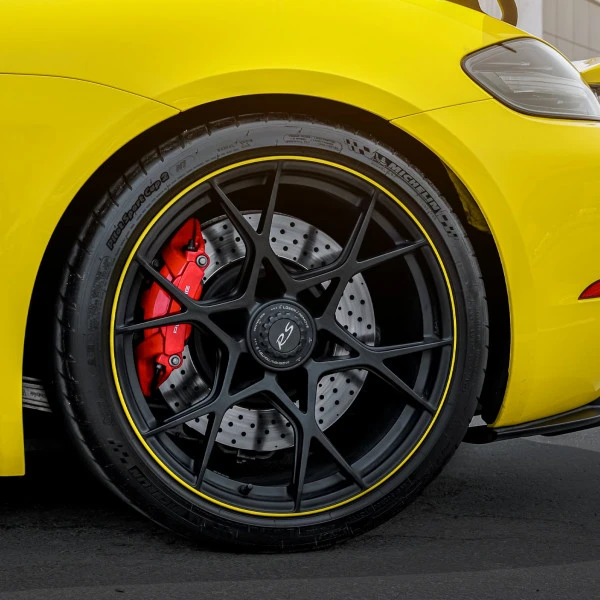  Yellow Porsche GT4 RS Photo 